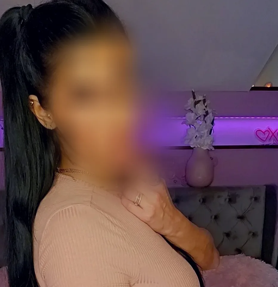 Alina, 33