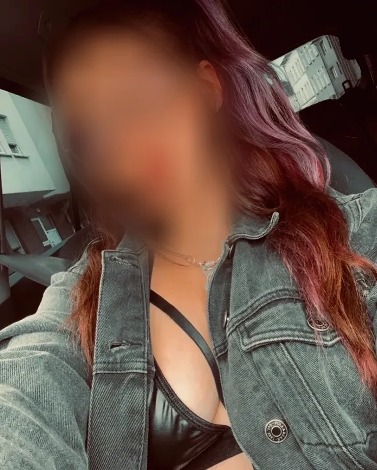 Celine, 27