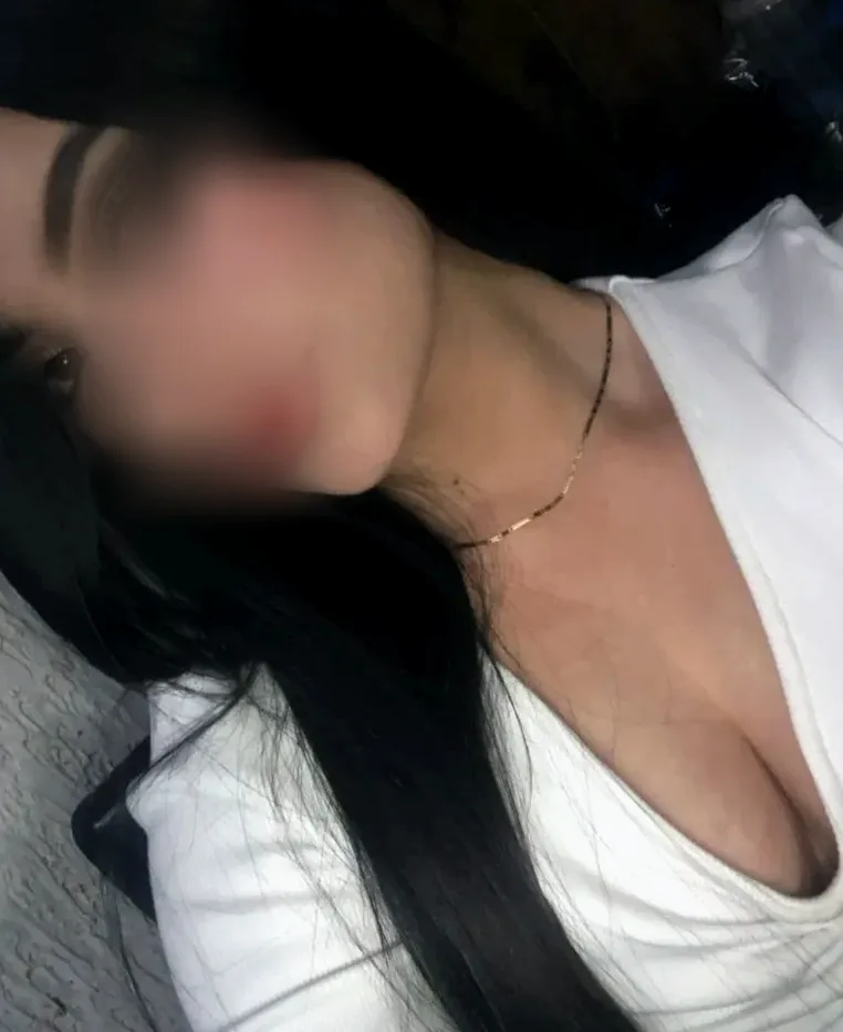 Mirela, 21