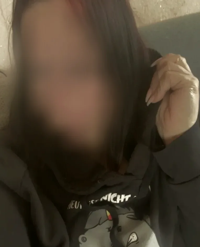 Sabine, 31