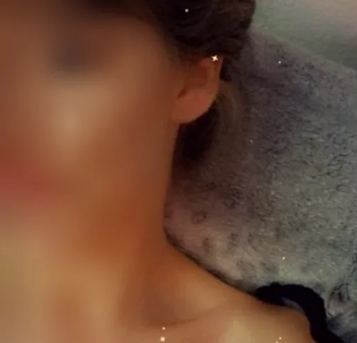 Sarah, 26
